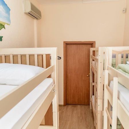 Globus Lipki Hostel Kiev Eksteriør bilde