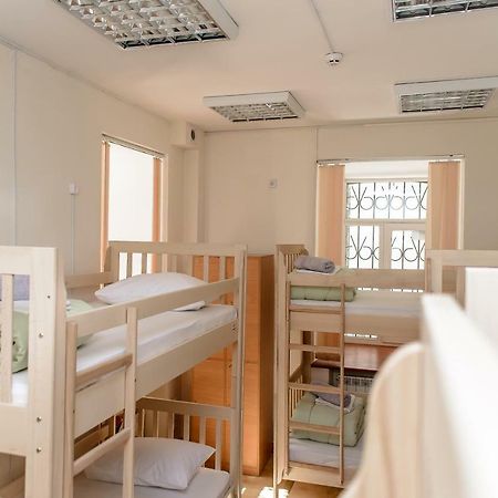 Globus Lipki Hostel Kiev Eksteriør bilde