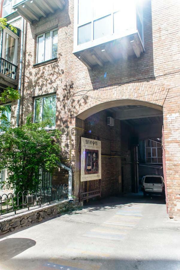 Globus Lipki Hostel Kiev Eksteriør bilde