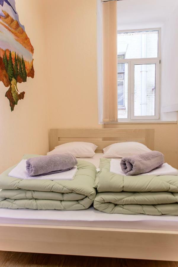 Globus Lipki Hostel Kiev Eksteriør bilde