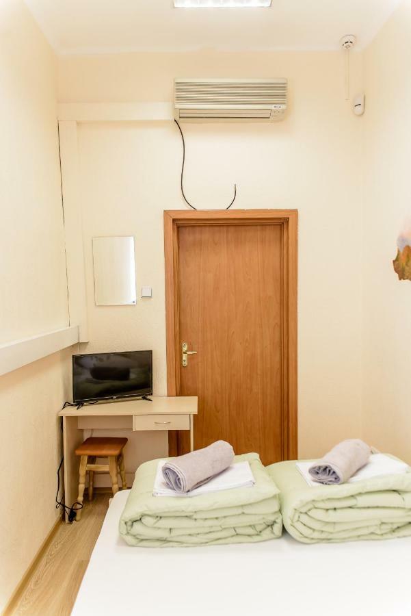 Globus Lipki Hostel Kiev Eksteriør bilde