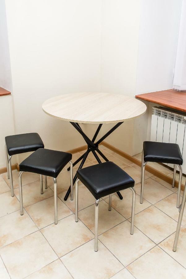 Globus Lipki Hostel Kiev Eksteriør bilde