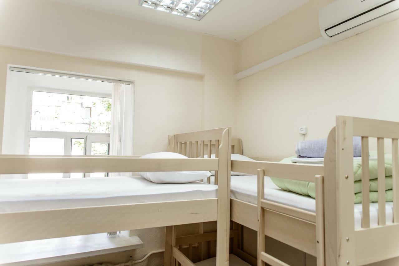Globus Lipki Hostel Kiev Eksteriør bilde