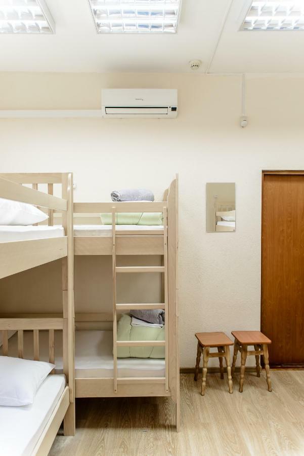 Globus Lipki Hostel Kiev Eksteriør bilde