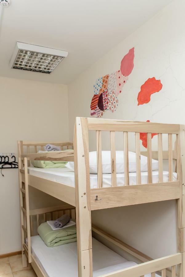 Globus Lipki Hostel Kiev Eksteriør bilde