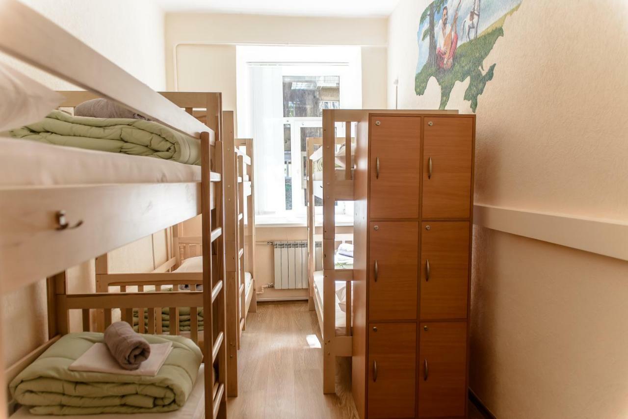 Globus Lipki Hostel Kiev Eksteriør bilde
