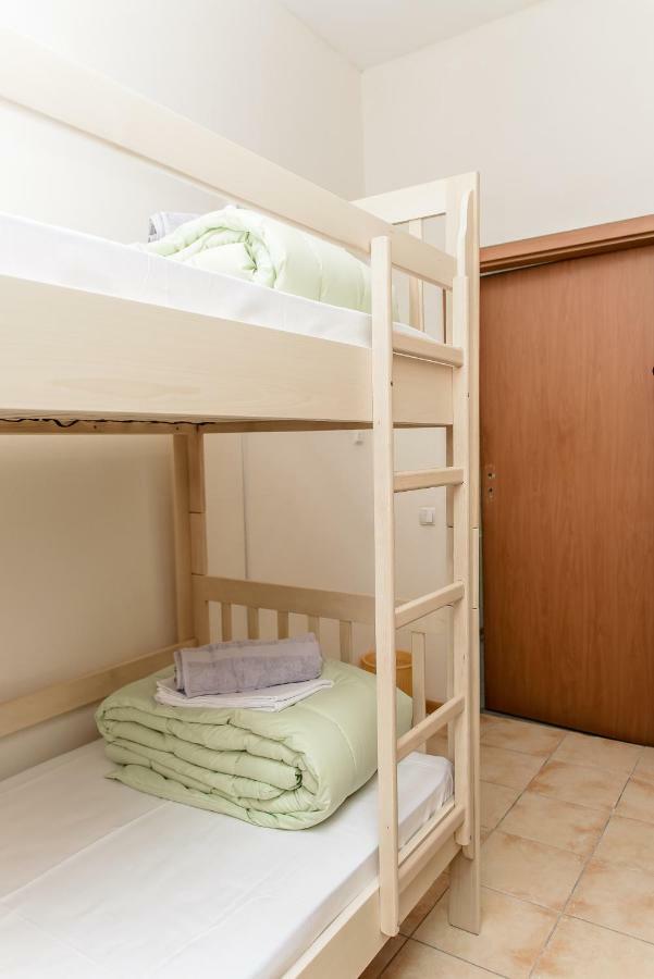 Globus Lipki Hostel Kiev Eksteriør bilde