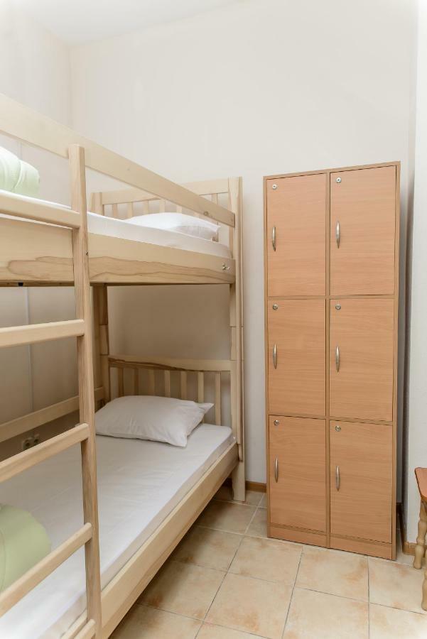 Globus Lipki Hostel Kiev Eksteriør bilde