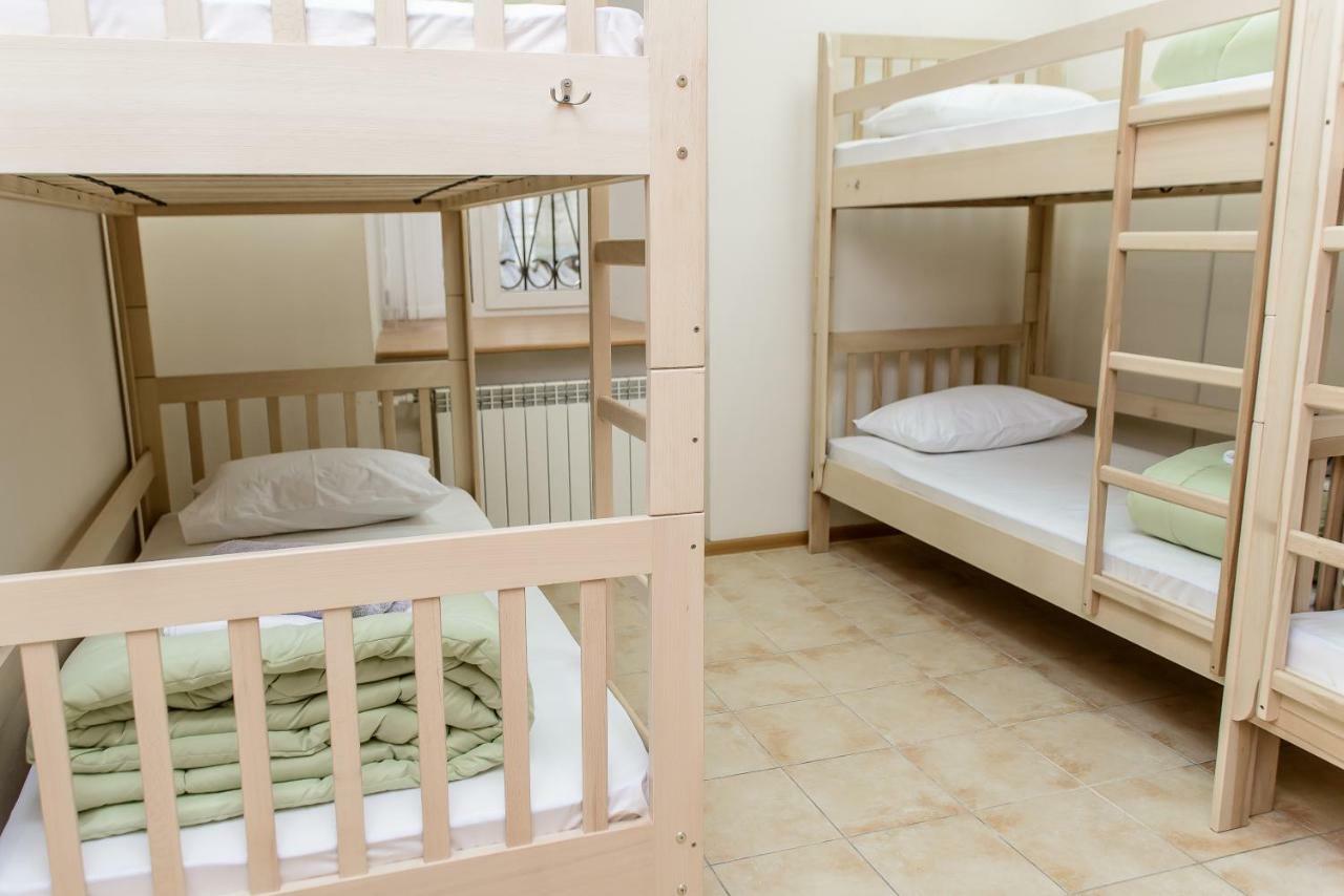 Globus Lipki Hostel Kiev Eksteriør bilde